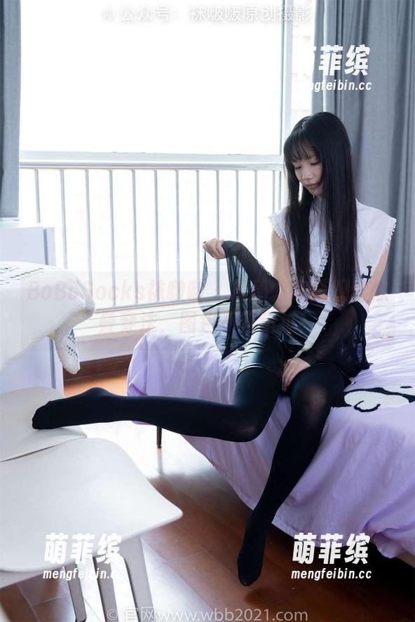 BoBoSocks袜啵啵-周周 BoBoSocks袜啵啵 - 周周教你两双丝袜叠穿法,图包不容错过!
