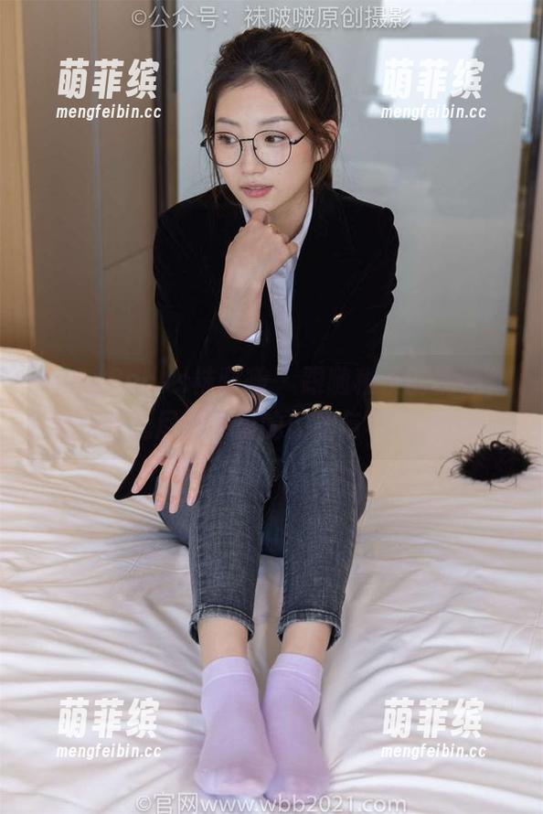 BoBoSocks袜啵啵 - 跟随稚予的视线，领略那无尽胶卷里的肉丝与写真交织！