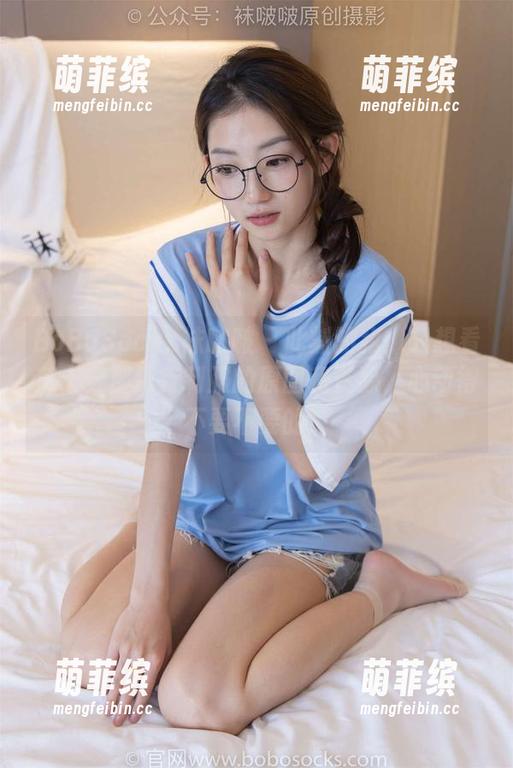 BoBoSocks袜啵啵 - 此刻的我：只想看芝士穿那银行制服的原图和资源，心动得不要不要的！