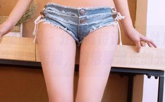 GIRLT果团网 – 分享陈诗诗的灰丝魅力：那些温柔瞬间，仿佛要溜走的光！