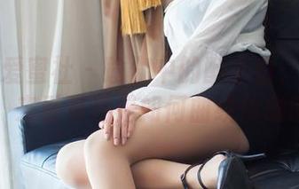 IMiss爱蜜社 – 瑜伽中的酥小白：高清图包，来看看她是如何曲线优雅的！