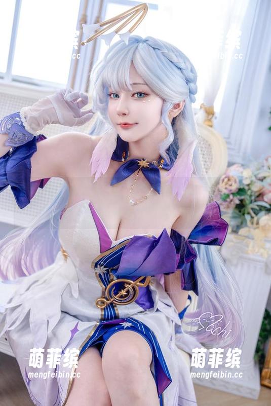 网盘里的私密情愫：Machi马吉眼镜写真，下载后请勿随意传播