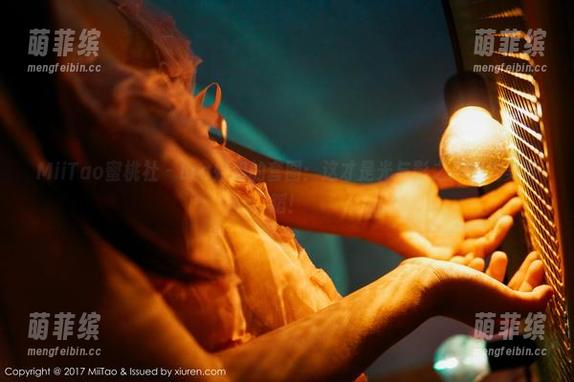 MiiTao蜜桃社 - Lra姐姐的套图：这才是光与影之间的完美舞蹈！