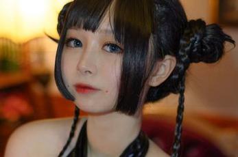PAKI草莓酱：在花园里与兔女郎们一起玩转高清写真