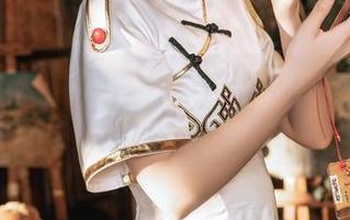 暴露了点饿感的“Quan冉有点饿”cos剧照，剧情绝对让你腹中空空！