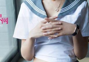 UGirls尤果网 – 短裙照曝光！李易童更新完毕，快来围观她的夏日魔法！