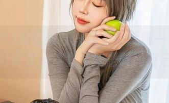 XINGYAN星颜社 – 跟着可蕊娜一起穿！高清写真里，这套装就是时尚重启键！
