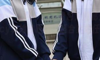 Xiuren秀人网 – 私房图包大揭秘：慕嫣然Lancy和她的眼镜，适合穿越任何场合！