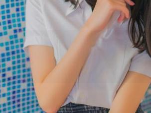 Xiuren秀人网 – 在杏子Yada的世界里，女孩与美图无缝衔接——成功吸睛！