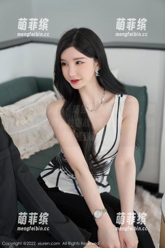 Xiuren秀人网-瑞莎Trista Xiuren秀人网 - 瑞莎Trista的套装,原图和写真之间的拉锯战,明明是戏谑,却让人感到温暖