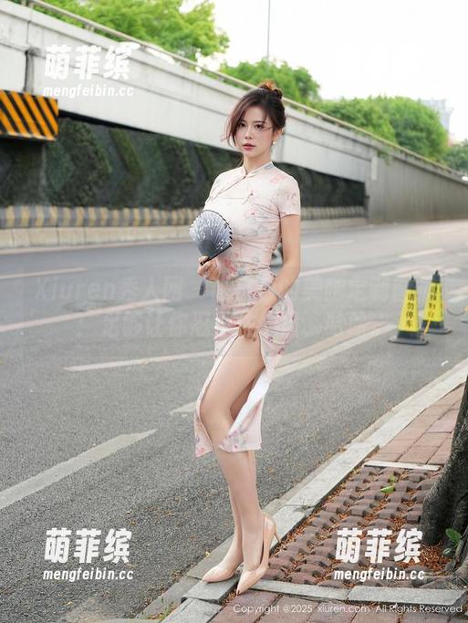 Xiuren秀人网-谢小蒽 Xiuren秀人网 - 谢小蒽的美腿定制图集:足够让你忍不住侧目,哈哈。