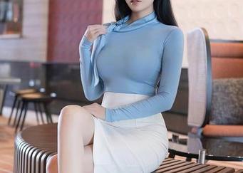 Xiuren秀人网 – 厨娘黄婧GIGI——她的私拍原图砸中我心，真是只在厨房里也能化身气场全开的人！