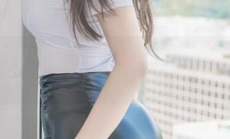 跟着ZzyuriAsuna领略无圣光女仆的美图魅力！