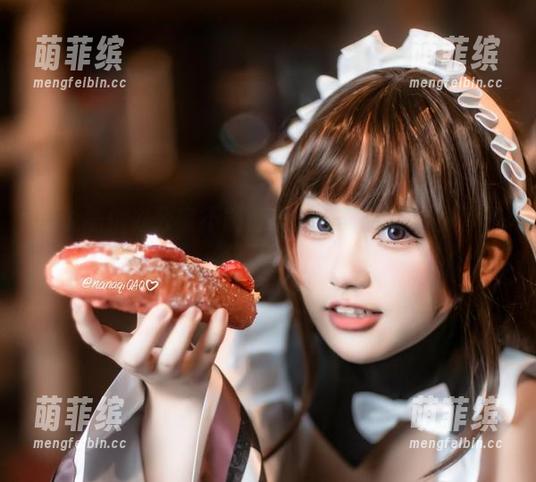 七七娜娜子 谁说怨仇办公室不能变美?七七娜娜子的写真集打破常规