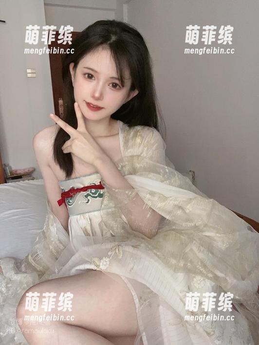 最新写真来袭！倦倦喵与她的吉他妹妹，谁的节奏更让人心动？