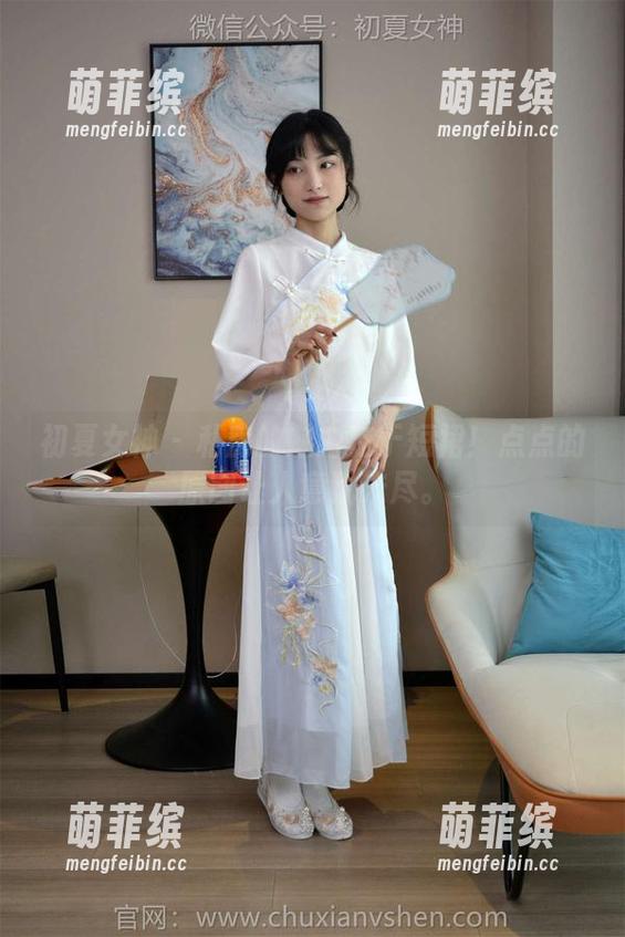 初夏女神-点点 初夏女神 - 私房的魅力在于短裙!点点的原图让人意犹未尽。