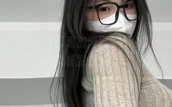 微密圈 – 偷偷下载可爱的肉巴的办公室图包，别被老板发现哦！