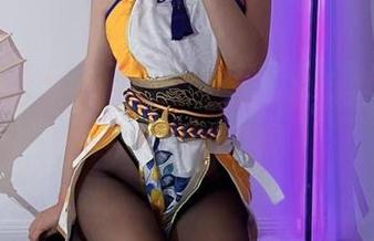 若你不能穿成啾小妍Deer，至少来看看她的职业装原图吧