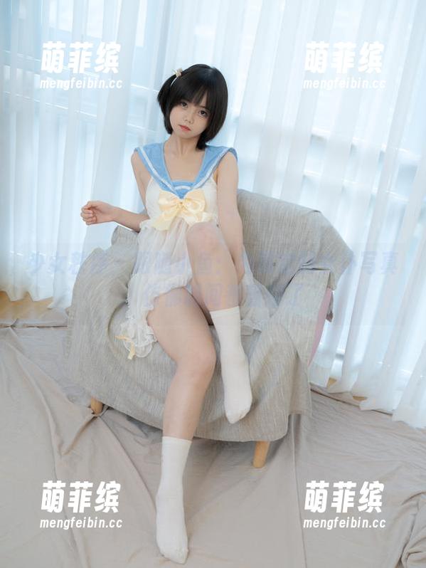少女秩序 - 跟随小鱼：内部定制女仆写真，仿佛时间都暂停了