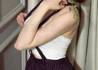 尤果网 – 毛衣里的秘密：李焱写真集更新，别错过哦！