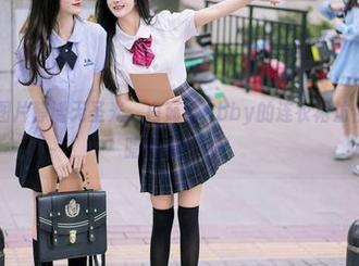尤蜜荟 – 图片静谧无圣光，白茹雪Abby的连衣裙仿佛在低语，暗示着什么？