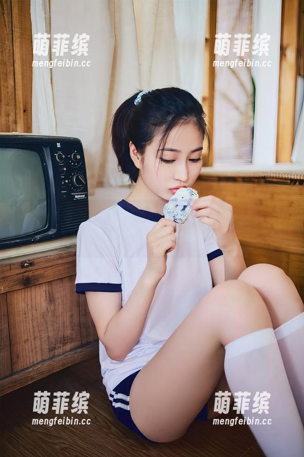 在线看年年Nnian，护士的美图，似乎每张都是故事。