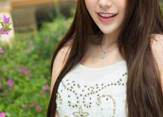 推女神 – 全套萌琪琪Lrene美腿图片，一瞬间觉得自己在和自己不太认识的她聊心事。