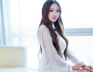 推女郎 – 体操服中的王馨瑶，让我们“观看”她的干劲和幽默！图片等你发现