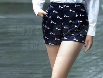 推女郎 – 美图分享：跟着王馨瑶，一起感受豹纹的诱惑！