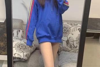 微密圈 – 提袜少女的夏天：最新图册，谁说夏天只能撞色？