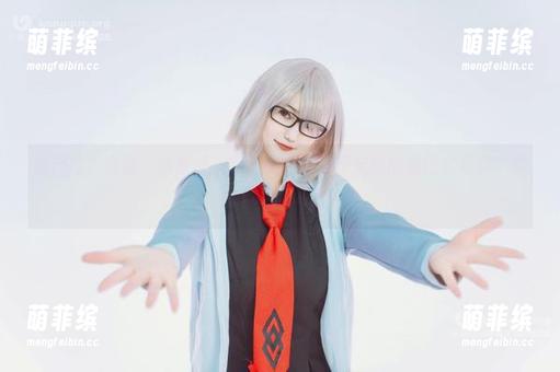僵尸娘？没错，这是星澜是澜澜叫澜妹呀定制的超现实写真，你的视觉新体验！