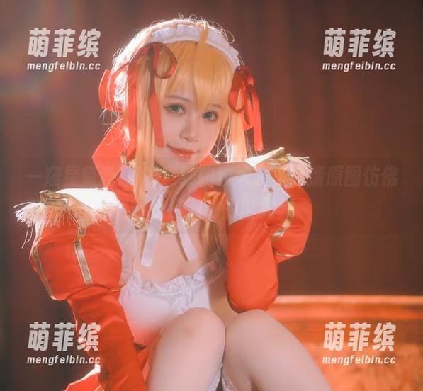 星黛鹿鹿i 一窥星黛鹿鹿i的罩纱豹纹泳装,高清原图仿佛带我进入她的世界。