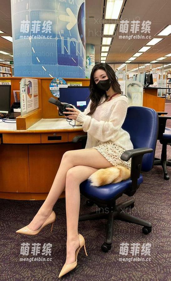是小逗逗 微密圈 - 教室新视界:是小逗逗的美图资源,看她怎么驾驭教室风情