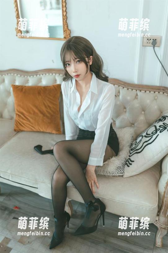 杏仁曲奇带你领略瑜伽姐的温柔瞬间，快来下载这些经典图片！