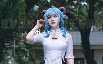 最后的晚餐风格：桃墨公子最新图册吸血鬼旗袍神秘上线！
