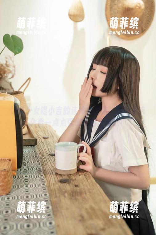 爆机少女喵小吉 爆机少女喵小吉的连体衣合集:图片里夹杂着一点点慵懒的阳光气息!