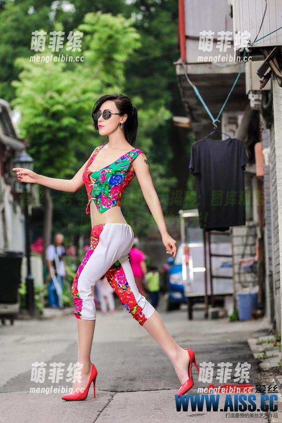 爱丝 - 若兮的旅行日记大揭秘：图库精选，面朝大海，身体背光！