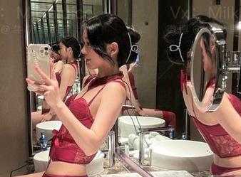 微密圈 – 她的黑色套装成就了“牛奶里的果汁”，全套下载让你感受阵阵清凉感！