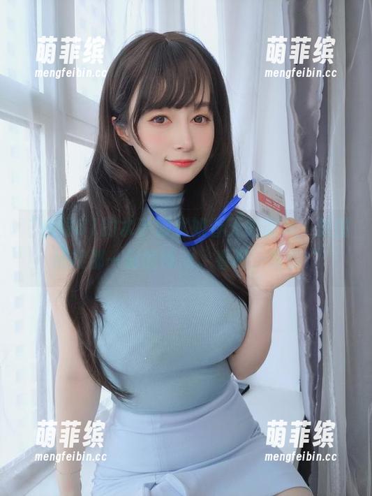 “白银81的水手服犹如春天的微风，原图捕捉那一刻的悸动。看吧，写真“