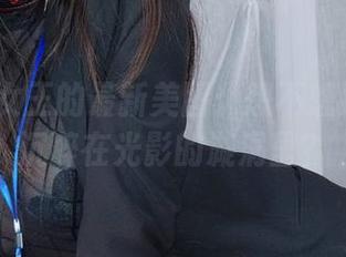 白银81女王的最新美图：想不想跟我一起沉醉在光影的漩涡里？