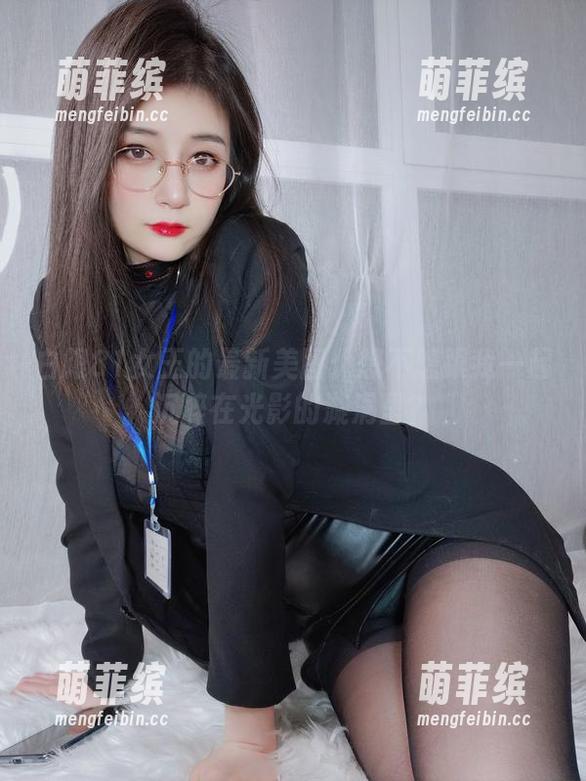 白银81 白银81女王的最新美图:想不想跟我一起沉醉在光影的漩涡里?