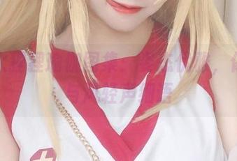 神探火狸狸瑜伽图集：姿态优雅，像是在与风轻声细语