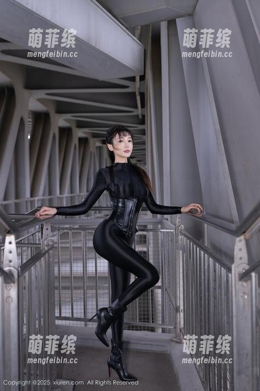 秀人网-安然maleah 秀人网 - 书页间的光影:安然maleah带你看图书馆主题写真资源