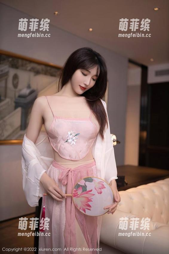 秀人网-小海臀Rena 秀人网 - JK的日常:小海臀Rena原图图册,闪耀着青春的光芒!