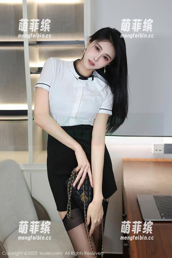 秀人网-王梓童Doirs 秀人网 - 万众瞩目的王梓童Doirs,女神光环下的写真暴击组合。
