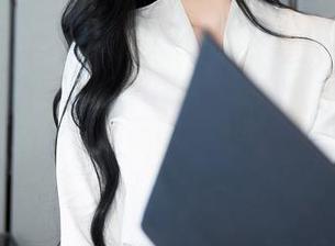 秀人网 – 当修女遇上葛征：那些不可思议的美图背后