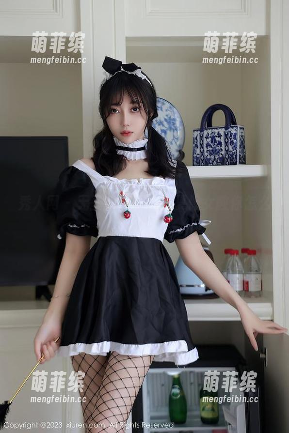 秀人网-蓝夏 秀人网 - 无圣光加持,蓝夏修女教你怎么拍套图!