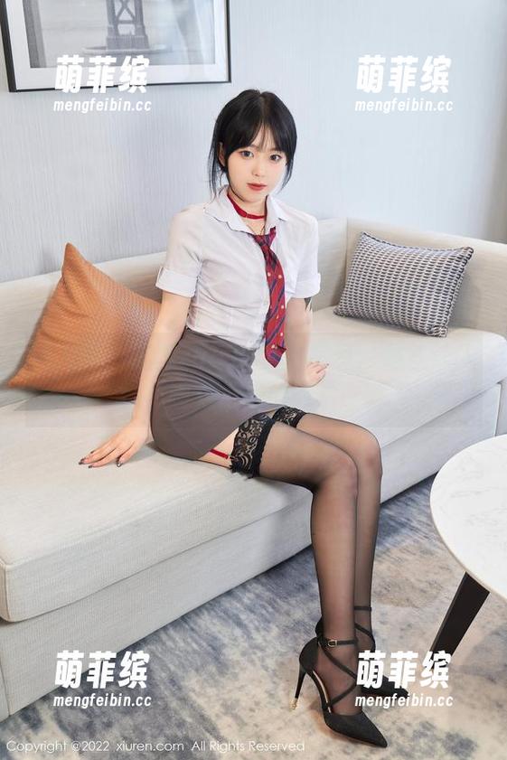 秀人网 - 蕊蕊ruirui女孩写真：那些让人嘴角上扬的照片