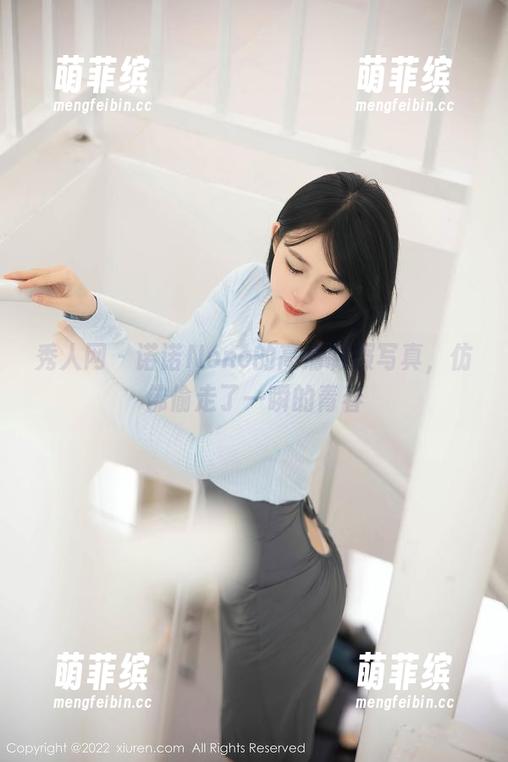 秀人网-诺诺Nono 秀人网 - 诺诺Nono的高清制服写真,仿佛偷走了一瞬的青春
