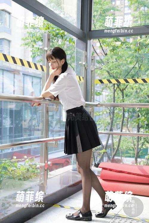稚乖画册-夜夜 稚乖画册 - 夜夜的天台,停车场、肉丝与写真的完美结合!